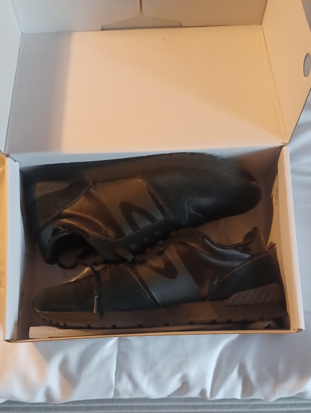 Tretorn Unisex All-Black Low-Top Sneakers